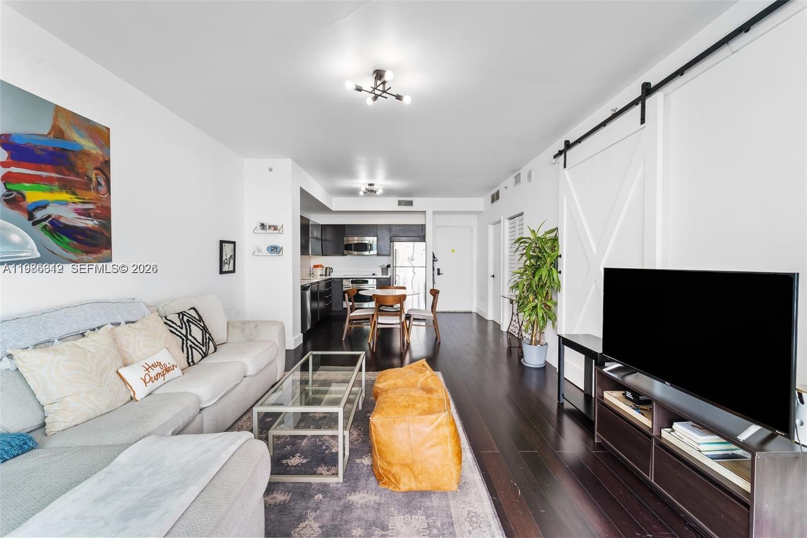 IVY CONDO - Residential Lease