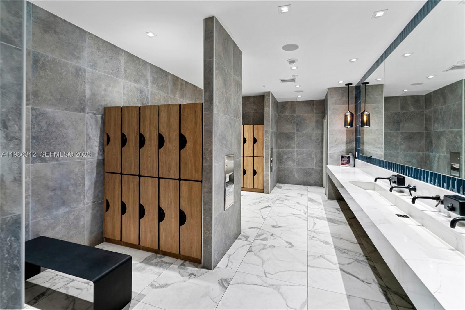 IVY CONDO - Residential Lease