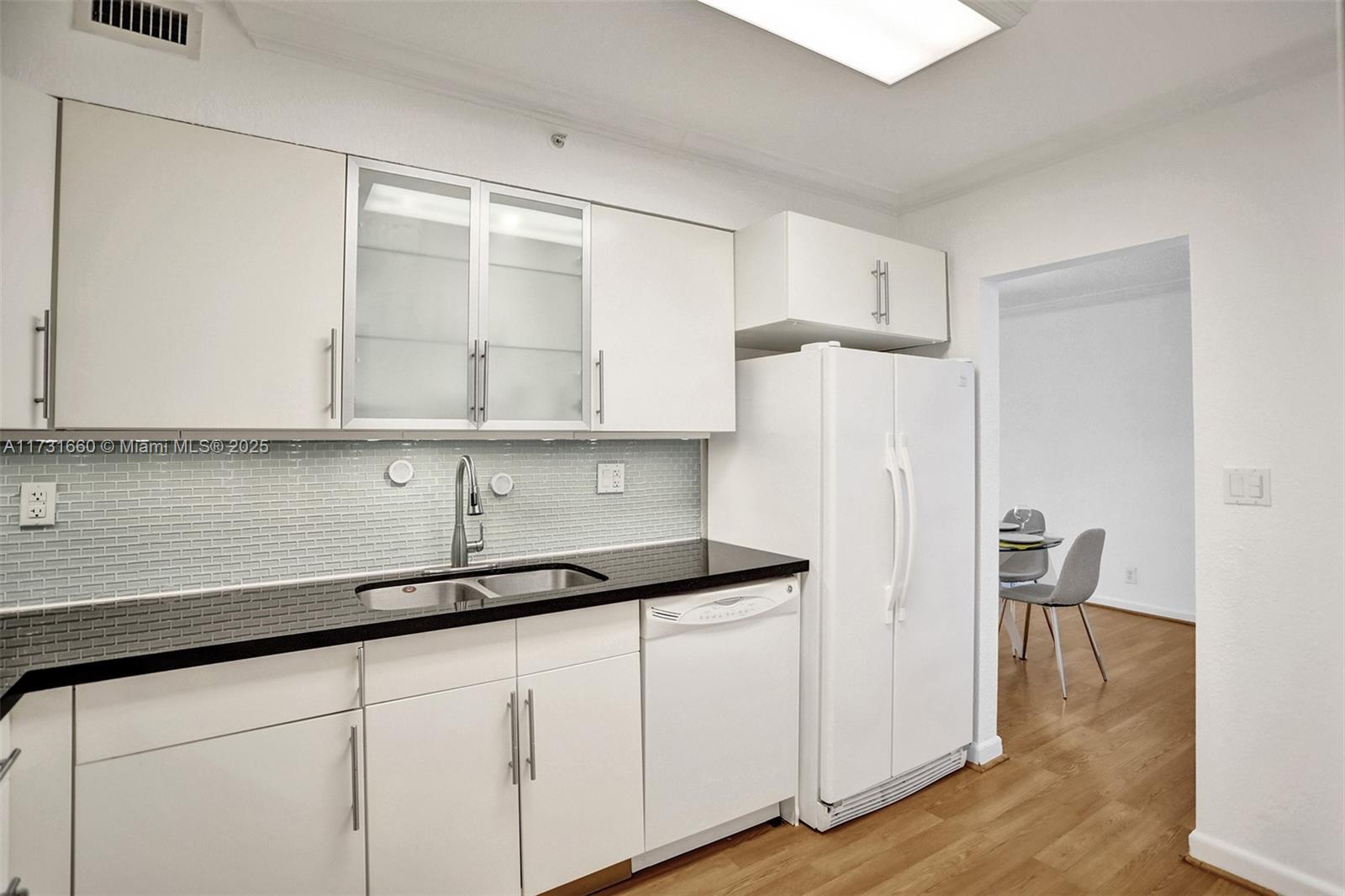 WAVE CONDO - Residential Lease