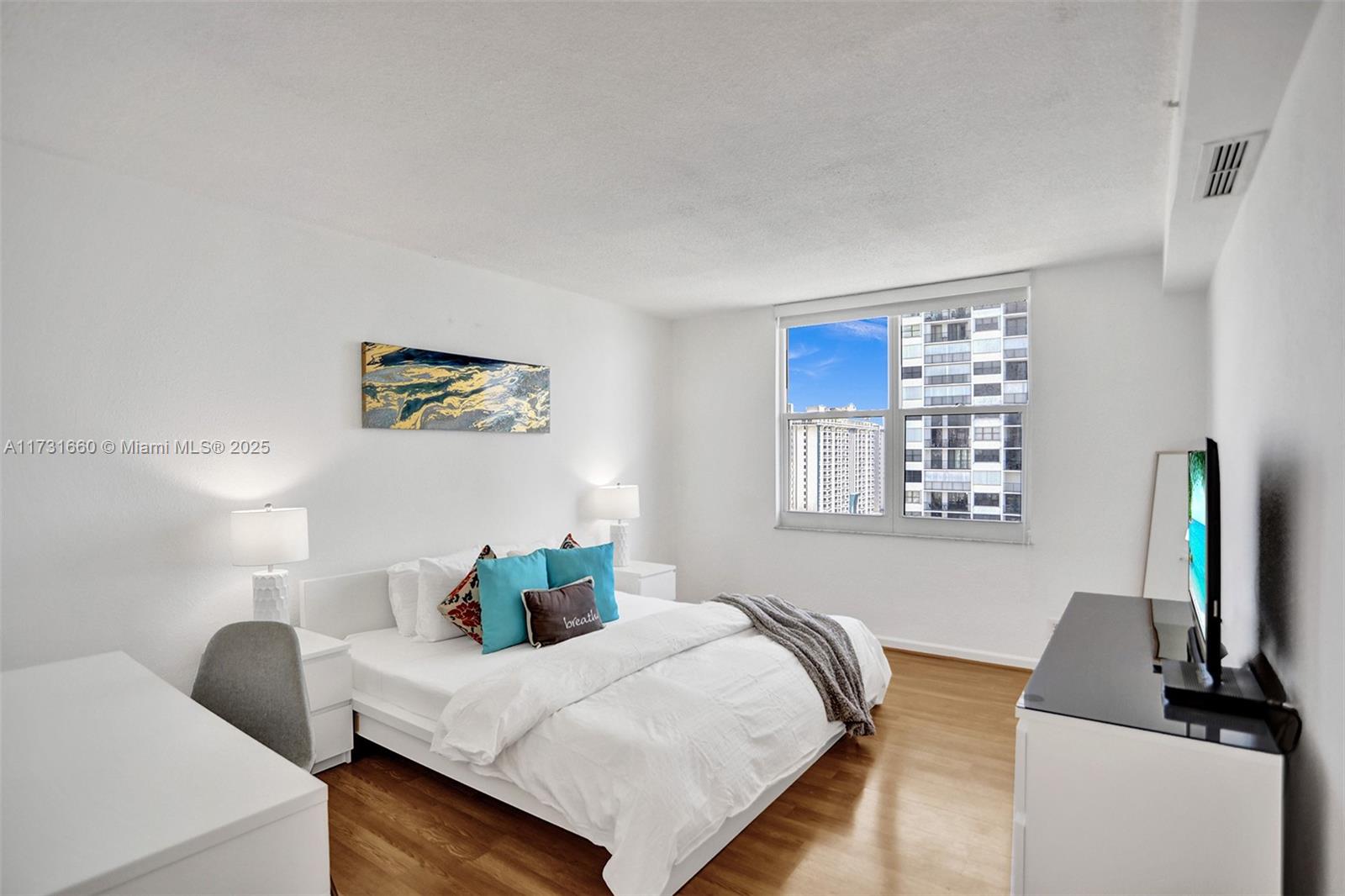 WAVE CONDO - Residential Lease