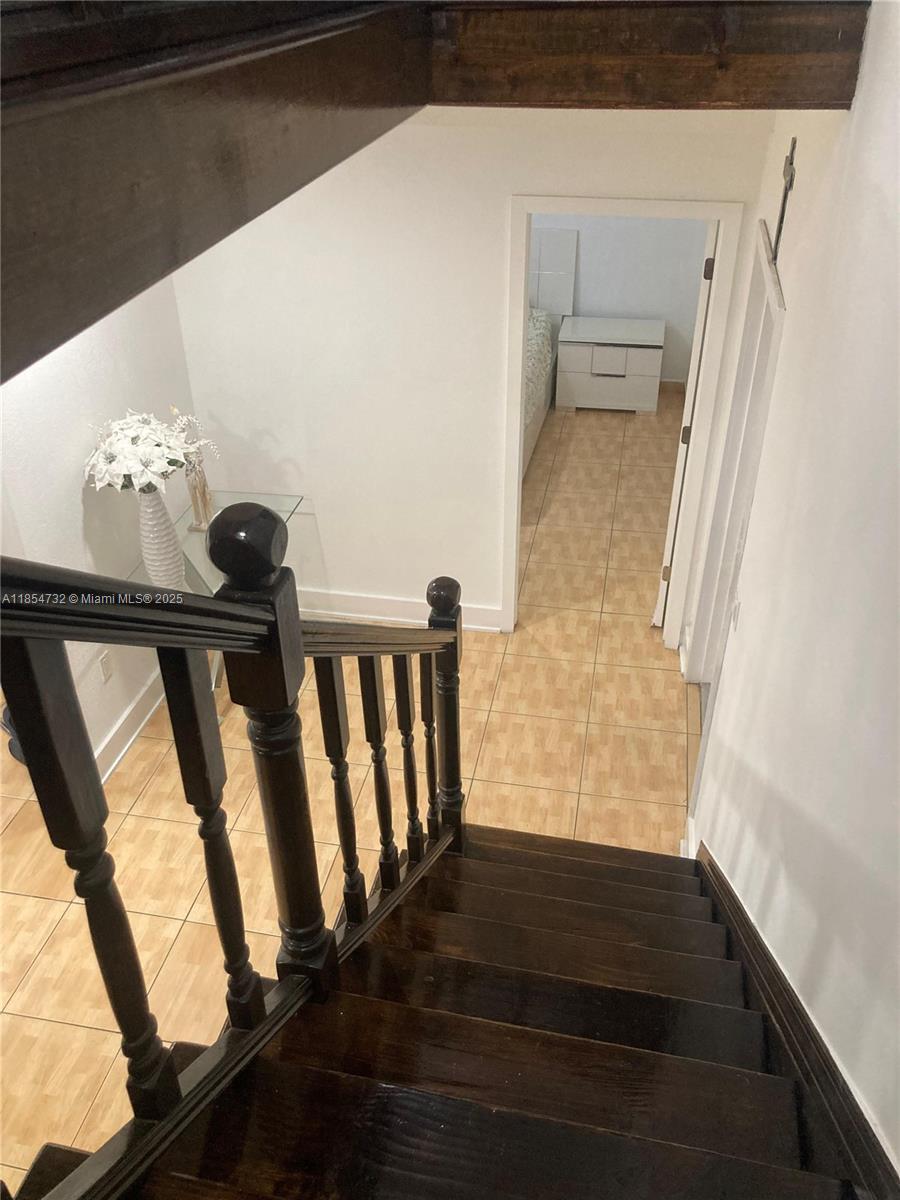 VALENCIA CONDO - Residential