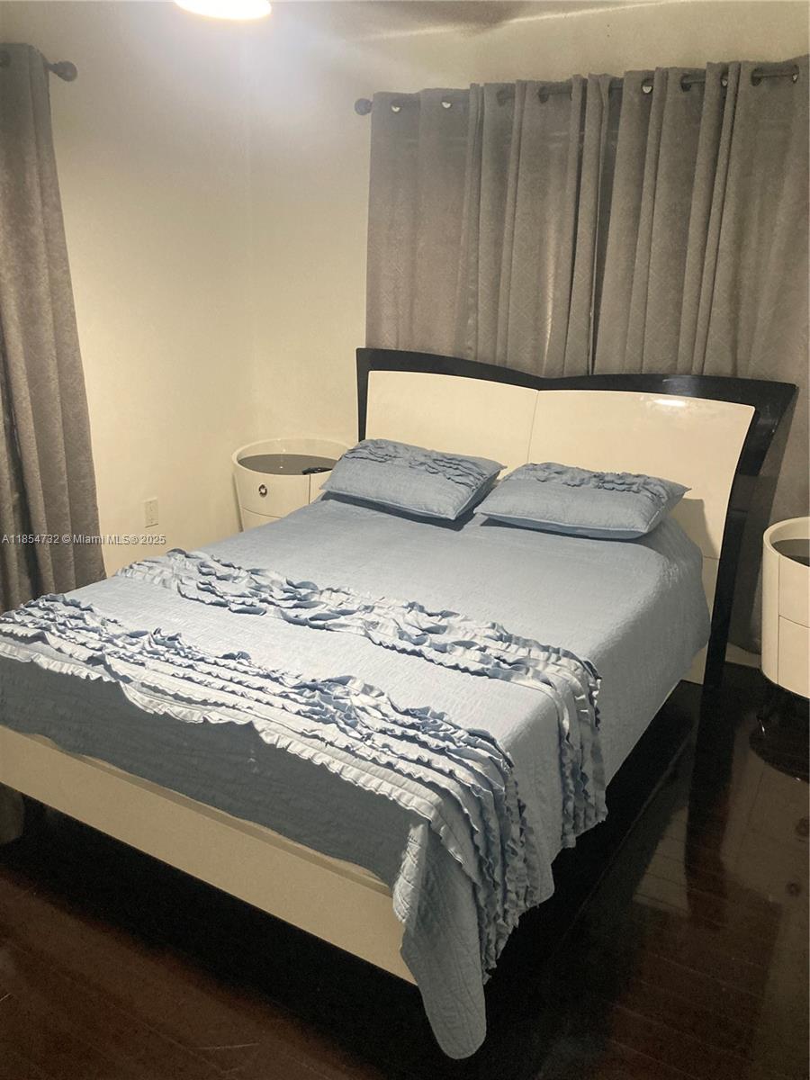 VALENCIA CONDO - Residential