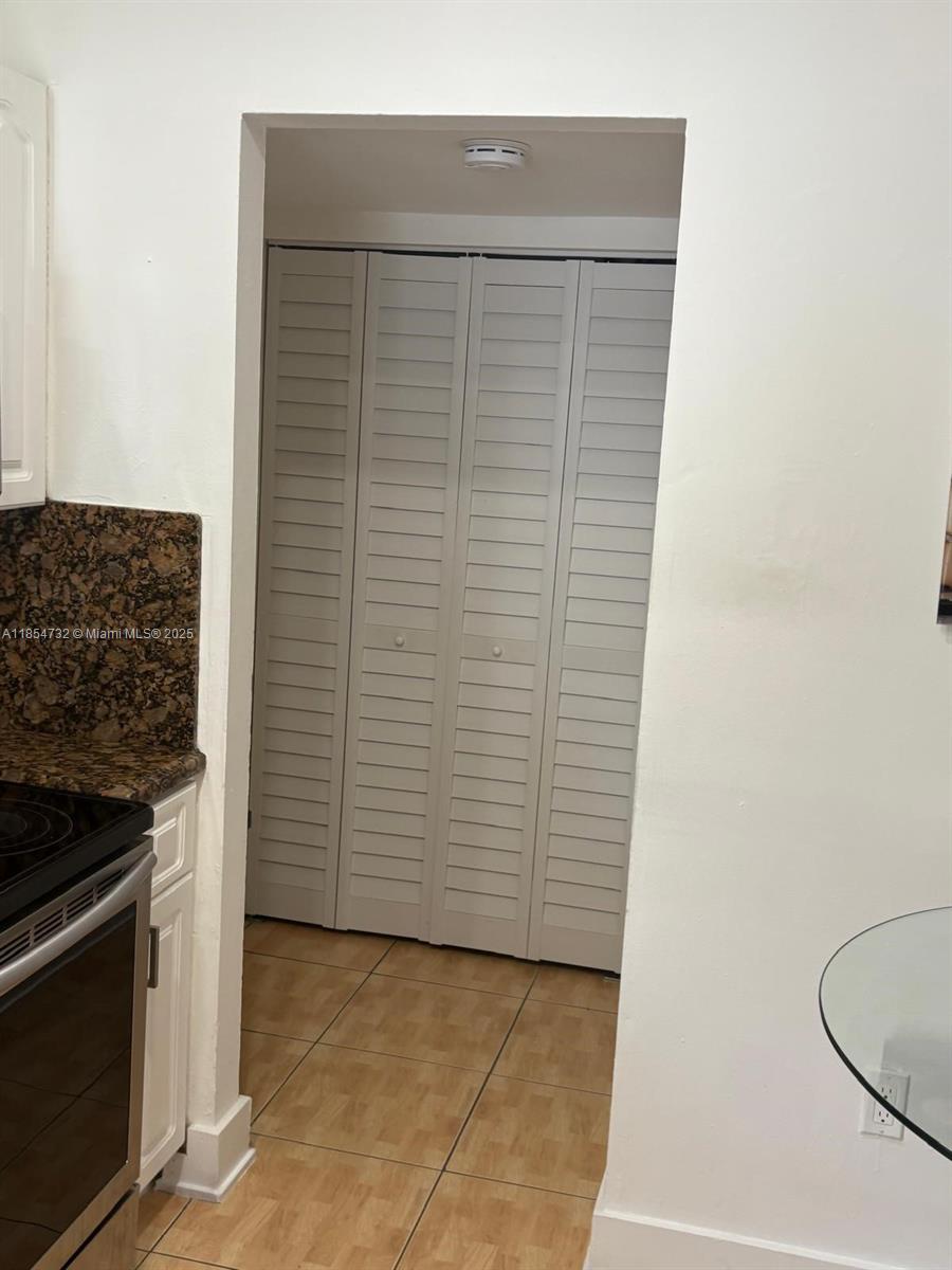 VALENCIA CONDO - Residential