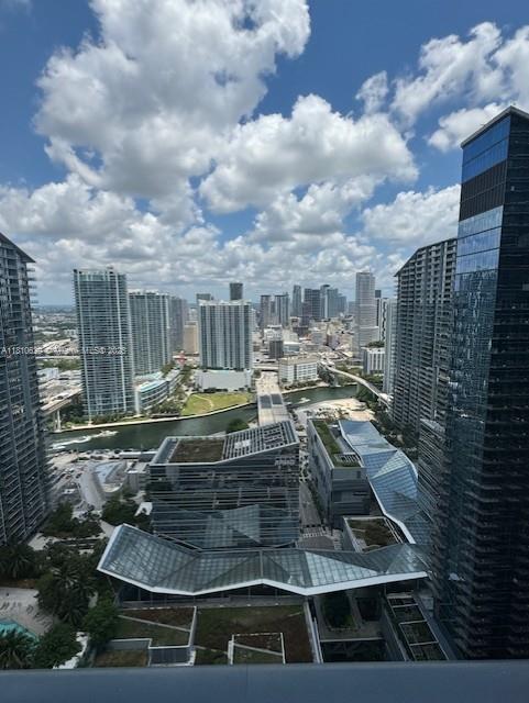 45 Sw 9th St 4010, Miami, Broward County, Florida - 1 Bedrooms  
2 Bathrooms - 