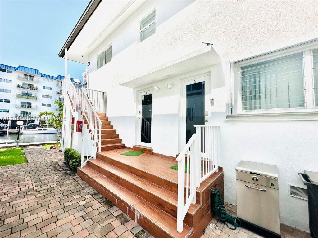 EASTERN SHORES 2ND ADDN - Residential