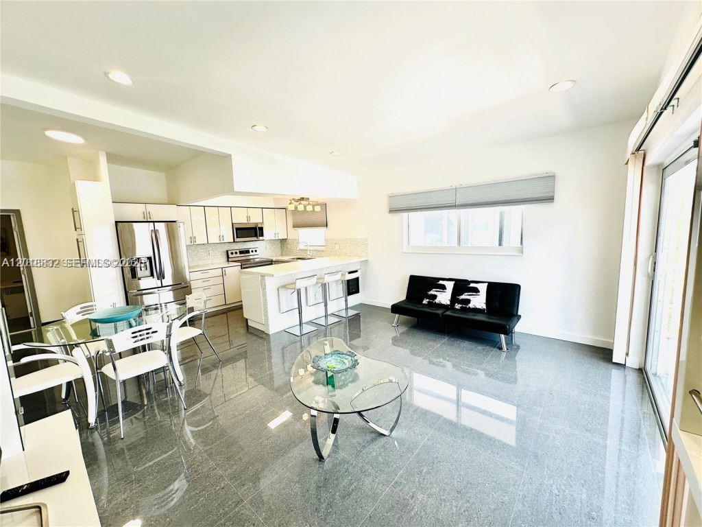 EASTERN SHORES 2ND ADDN - Residential