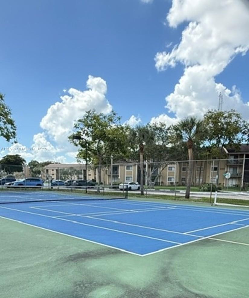PALMS OF PEMBROKE CONDO - Residential Lease