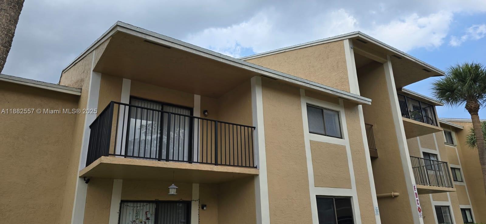 PALMS OF PEMBROKE CONDO - Residential Lease