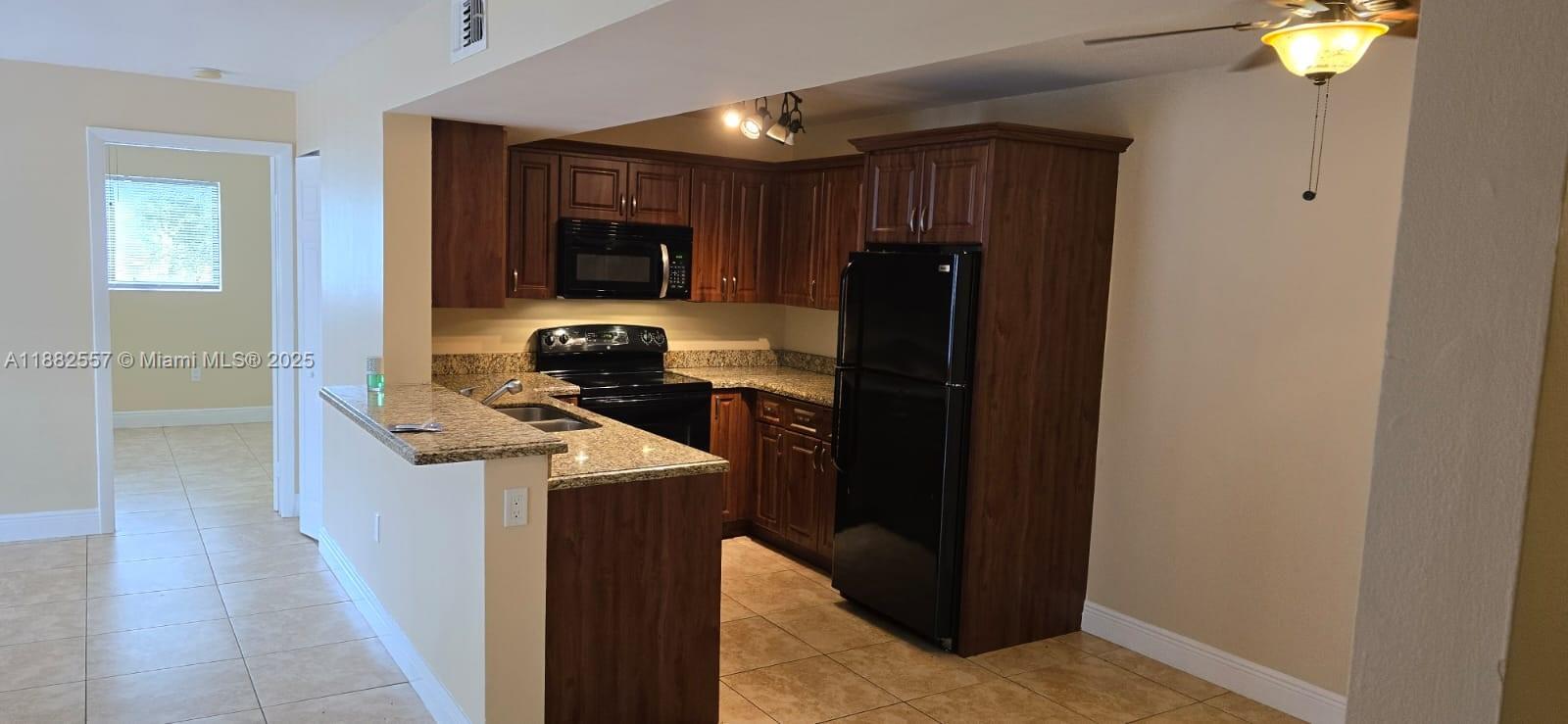 PALMS OF PEMBROKE CONDO - Residential Lease