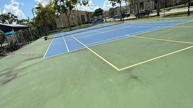 PALMS OF PEMBROKE CONDO - Residential Lease