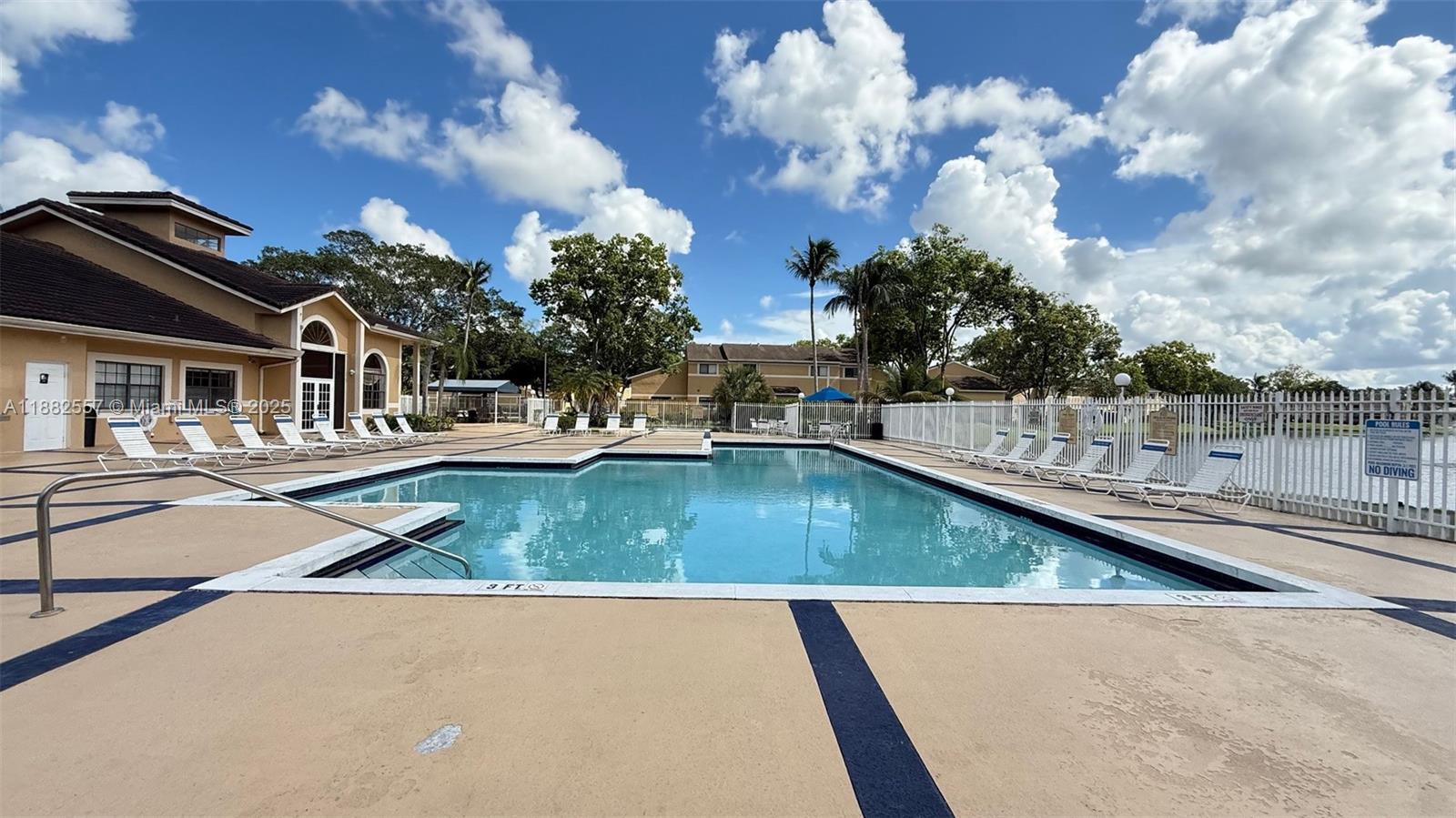 PALMS OF PEMBROKE CONDO - Residential Lease