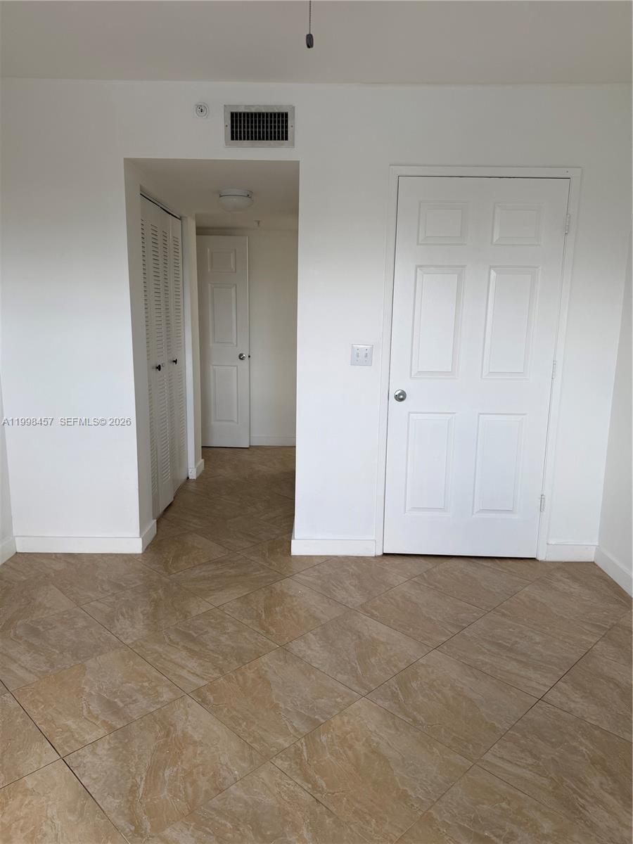 ROYAL GRAND CONDO - Residential Lease