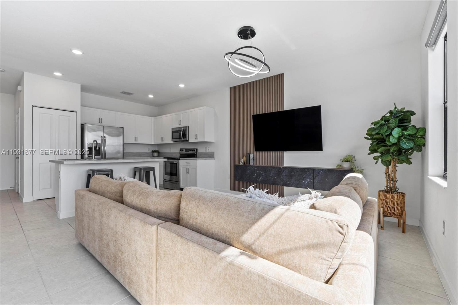 VIA VENTURA NEIGHBORHOOD - Residential Lease