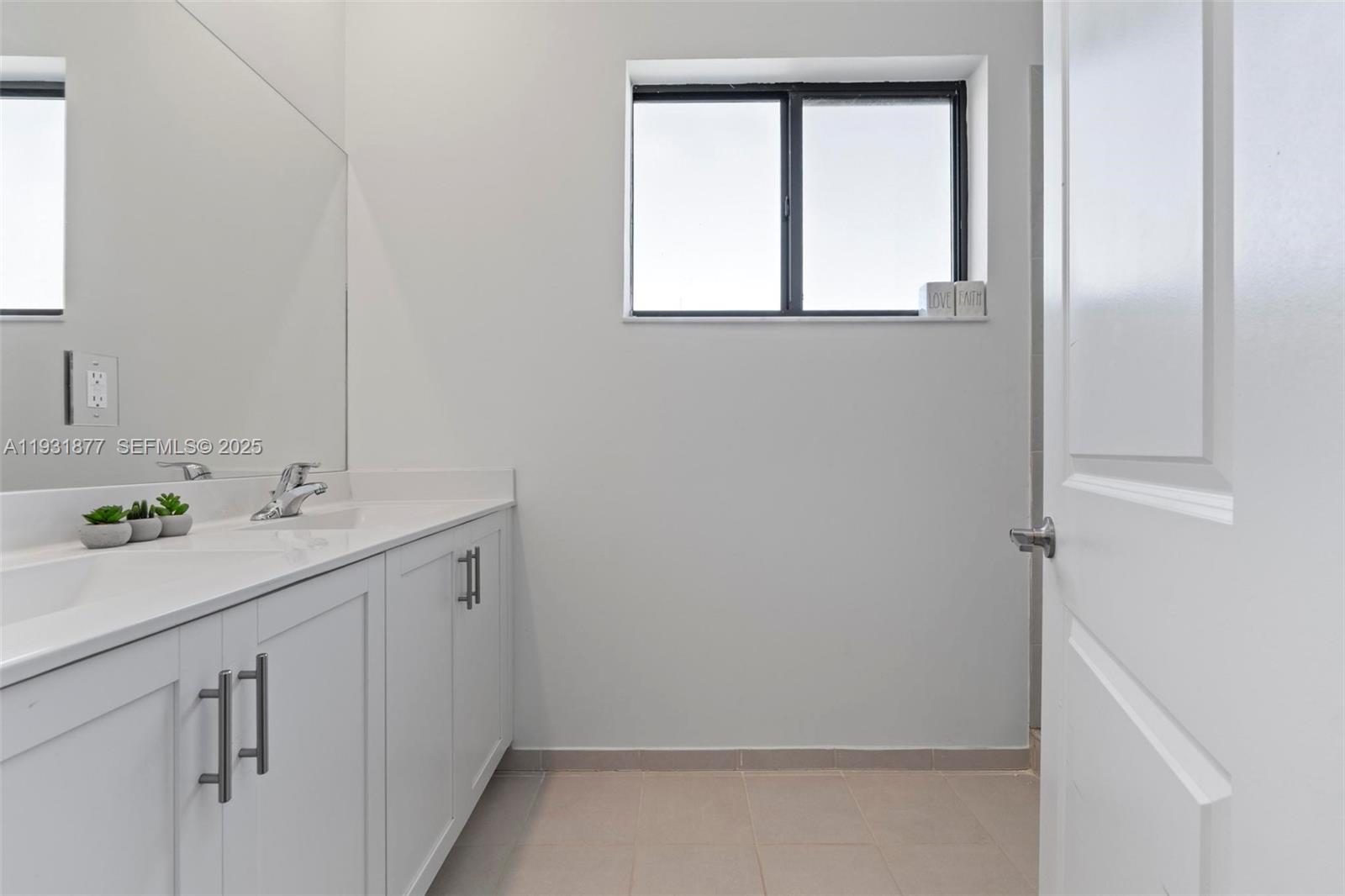 VIA VENTURA NEIGHBORHOOD - Residential Lease