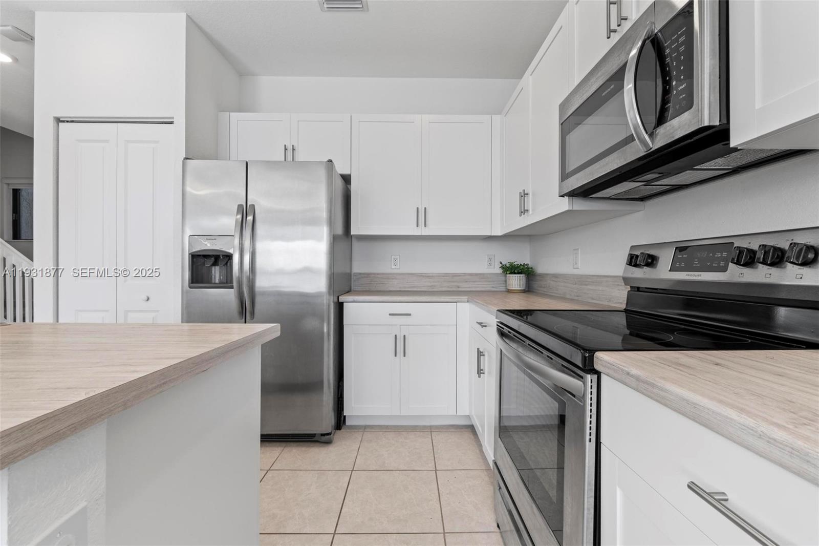 VIA VENTURA NEIGHBORHOOD - Residential Lease