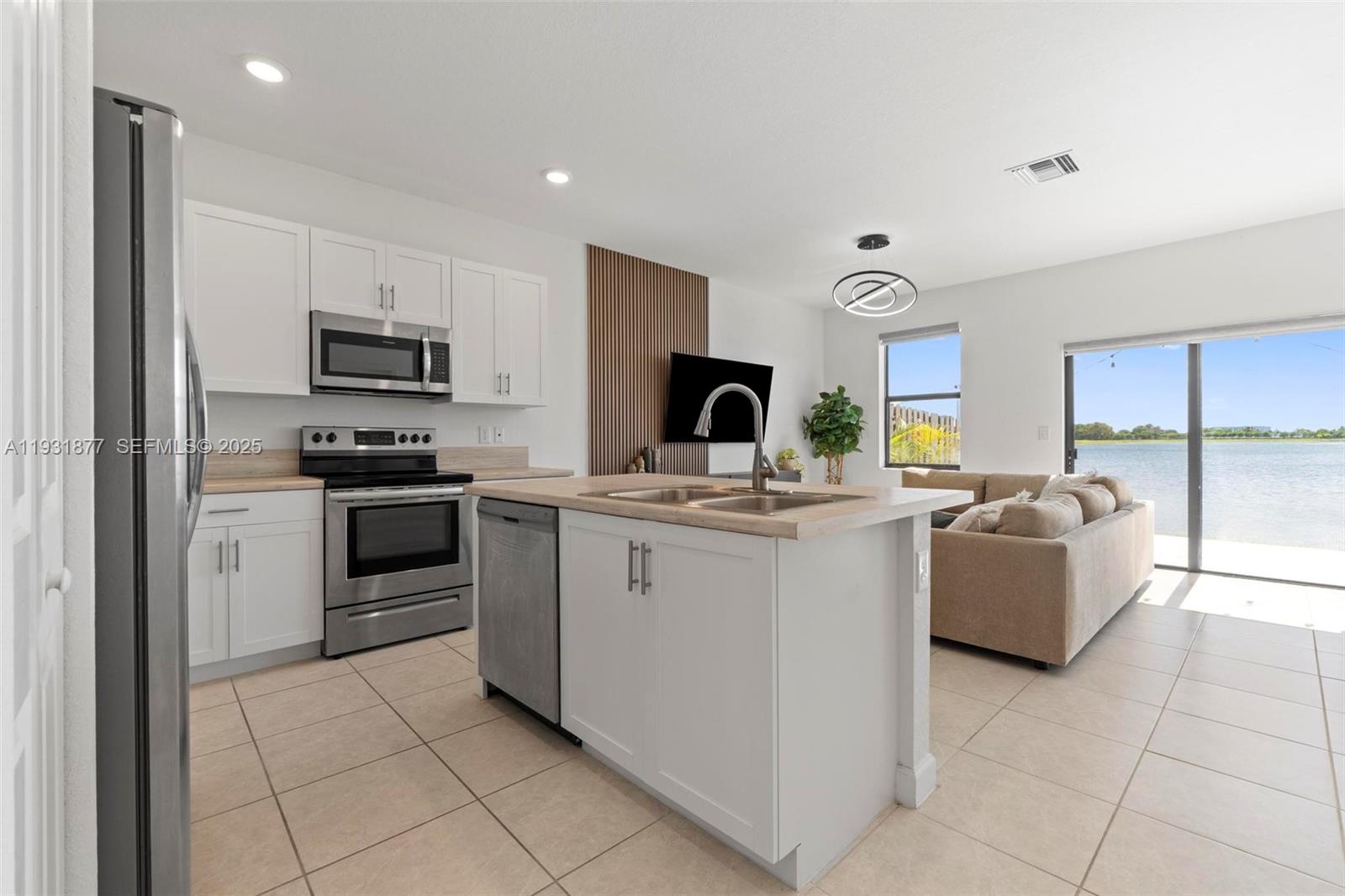 VIA VENTURA NEIGHBORHOOD - Residential Lease