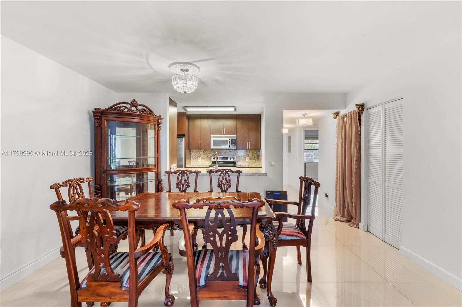 CAMBRIDGE AT CENTURY VILL - Residential