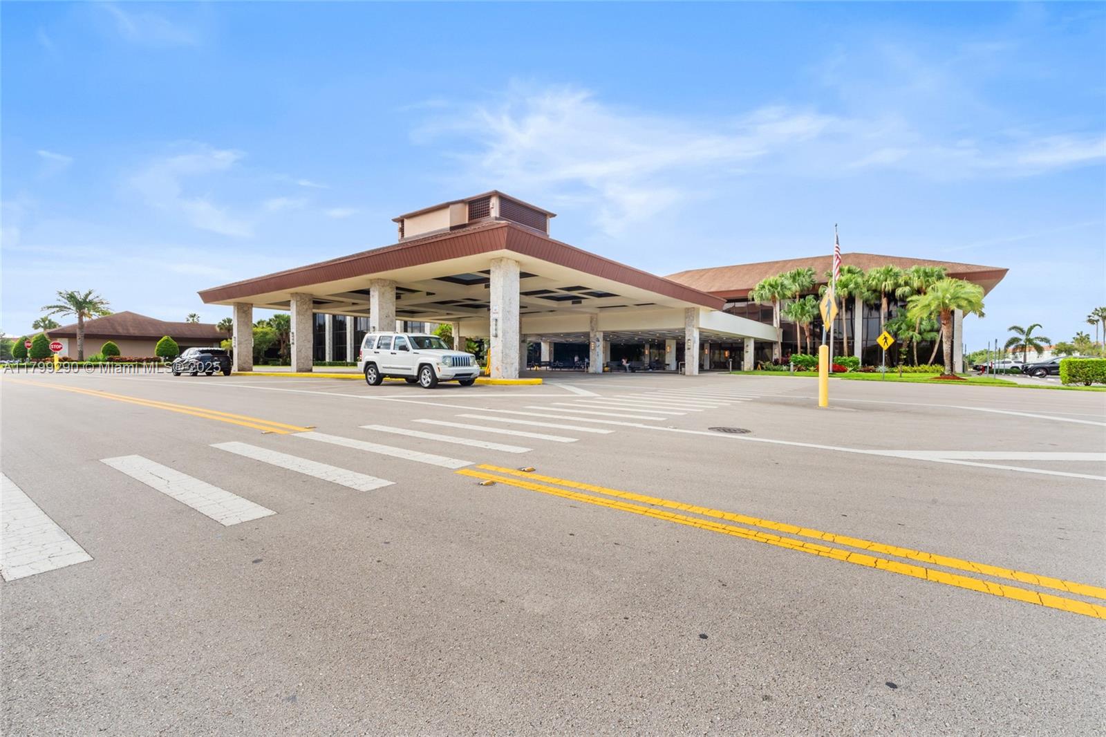 CAMBRIDGE AT CENTURY VILL - Residential