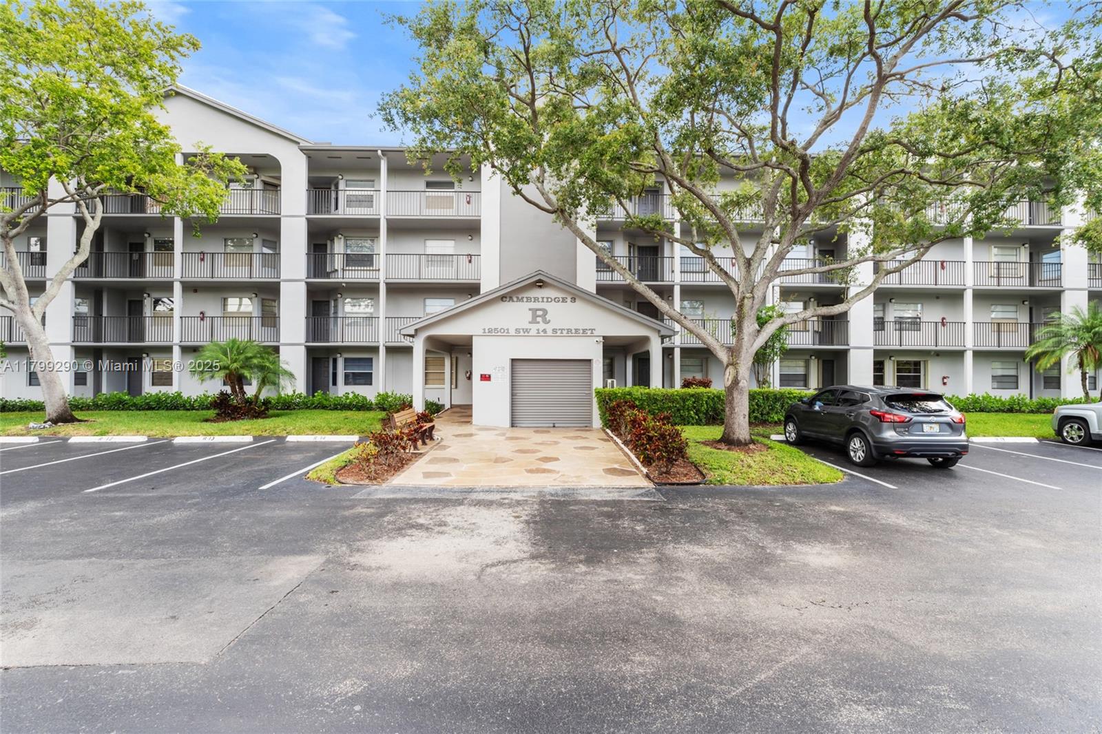 12501 SW 14th St 108R