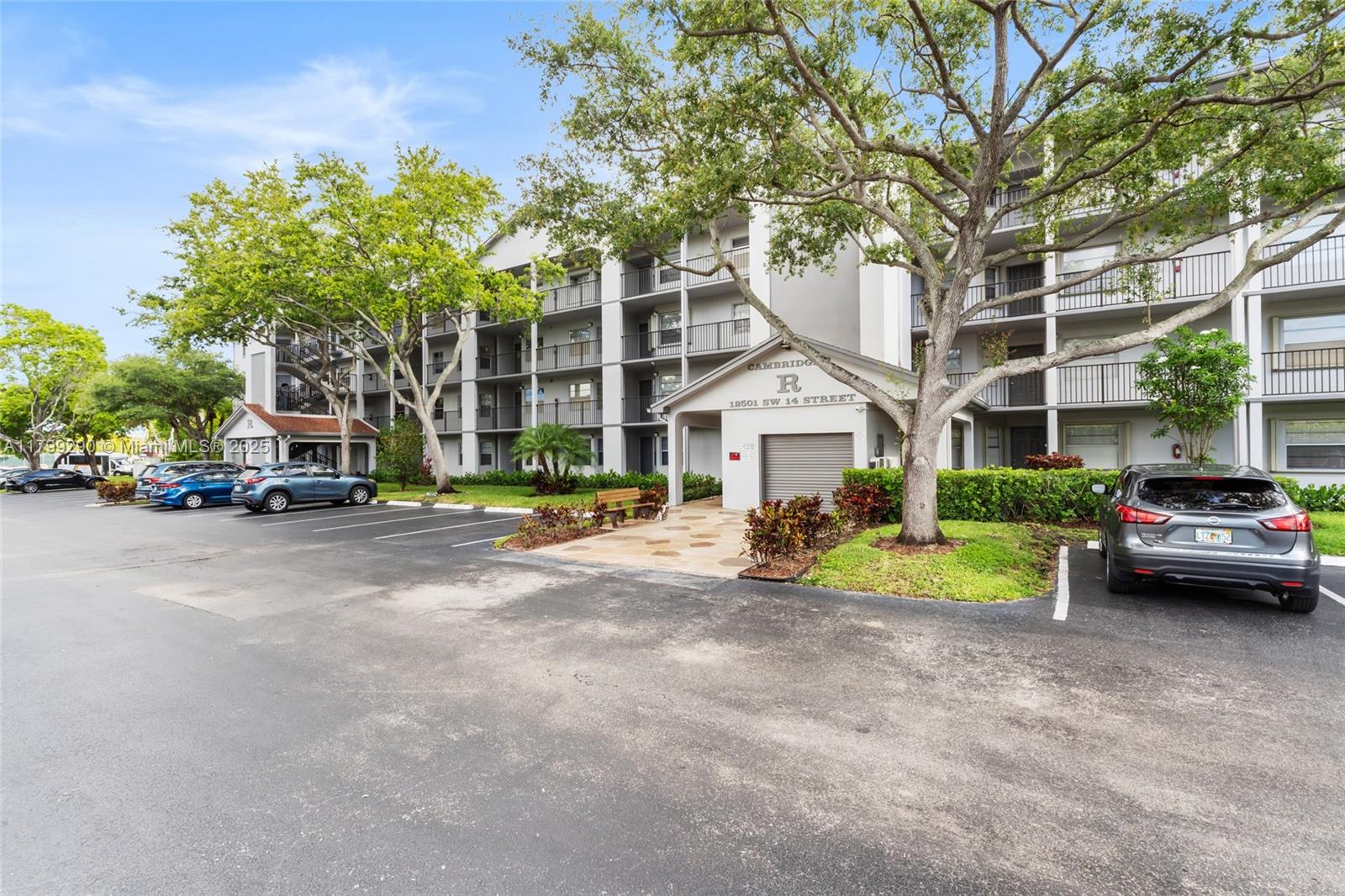 12501 SW 14th St 108R