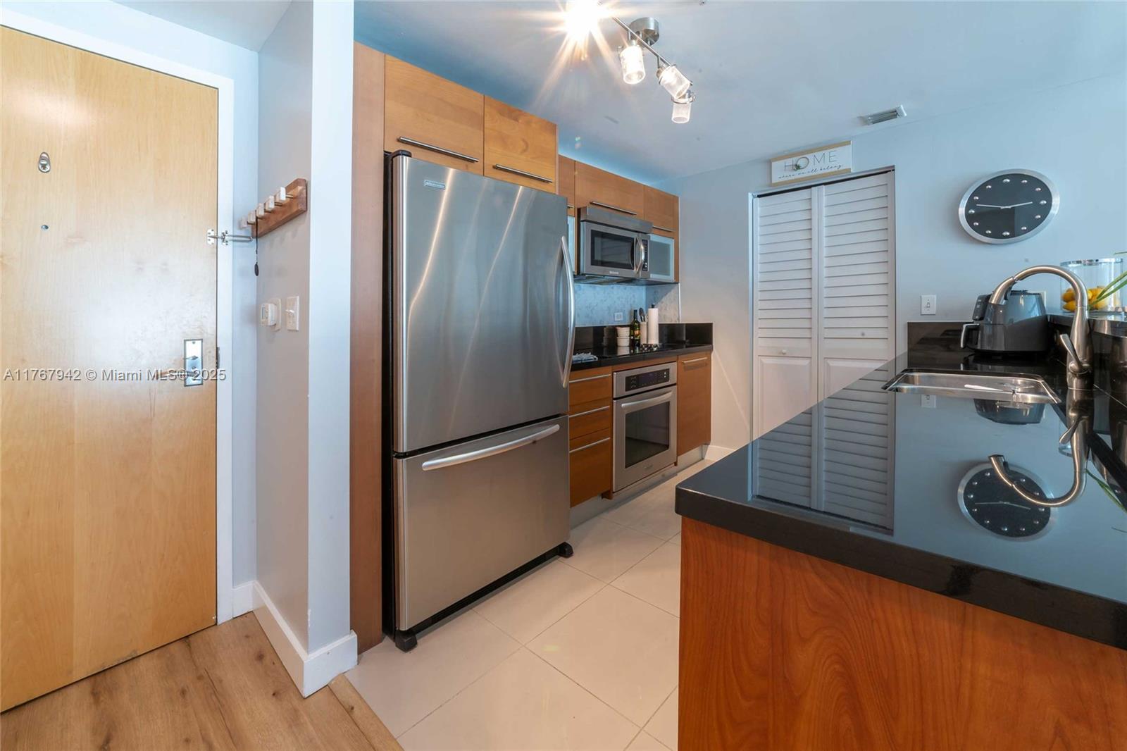 VIZCAYNE SOUTH CONDO - Residential Lease