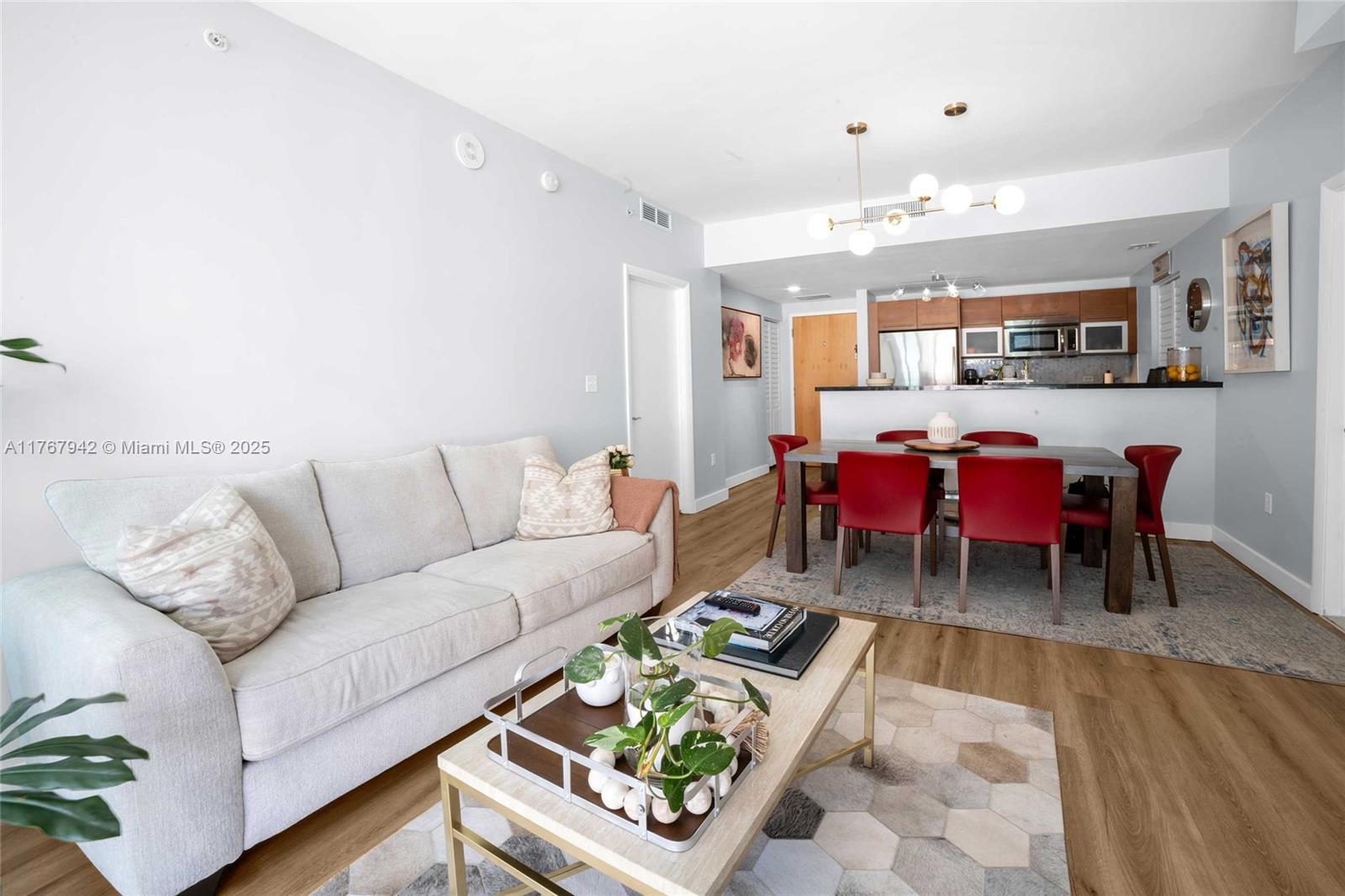 VIZCAYNE SOUTH CONDO - Residential Lease