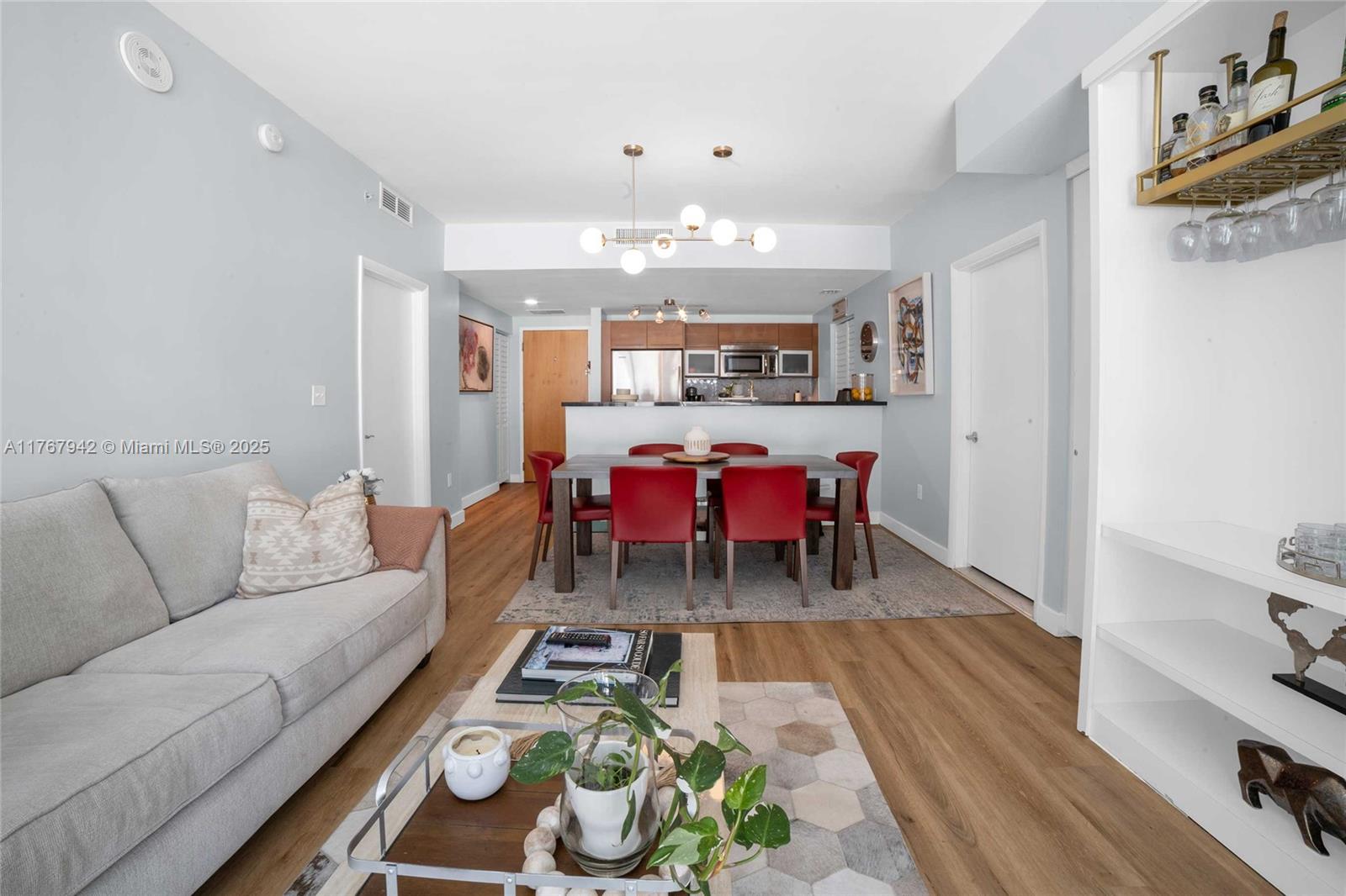 VIZCAYNE SOUTH CONDO - Residential Lease