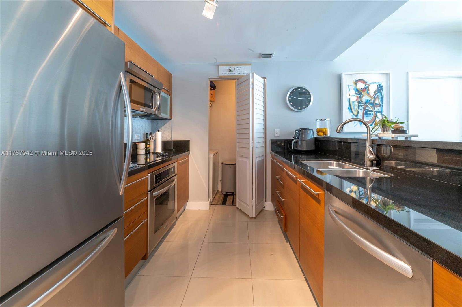 VIZCAYNE SOUTH CONDO - Residential Lease