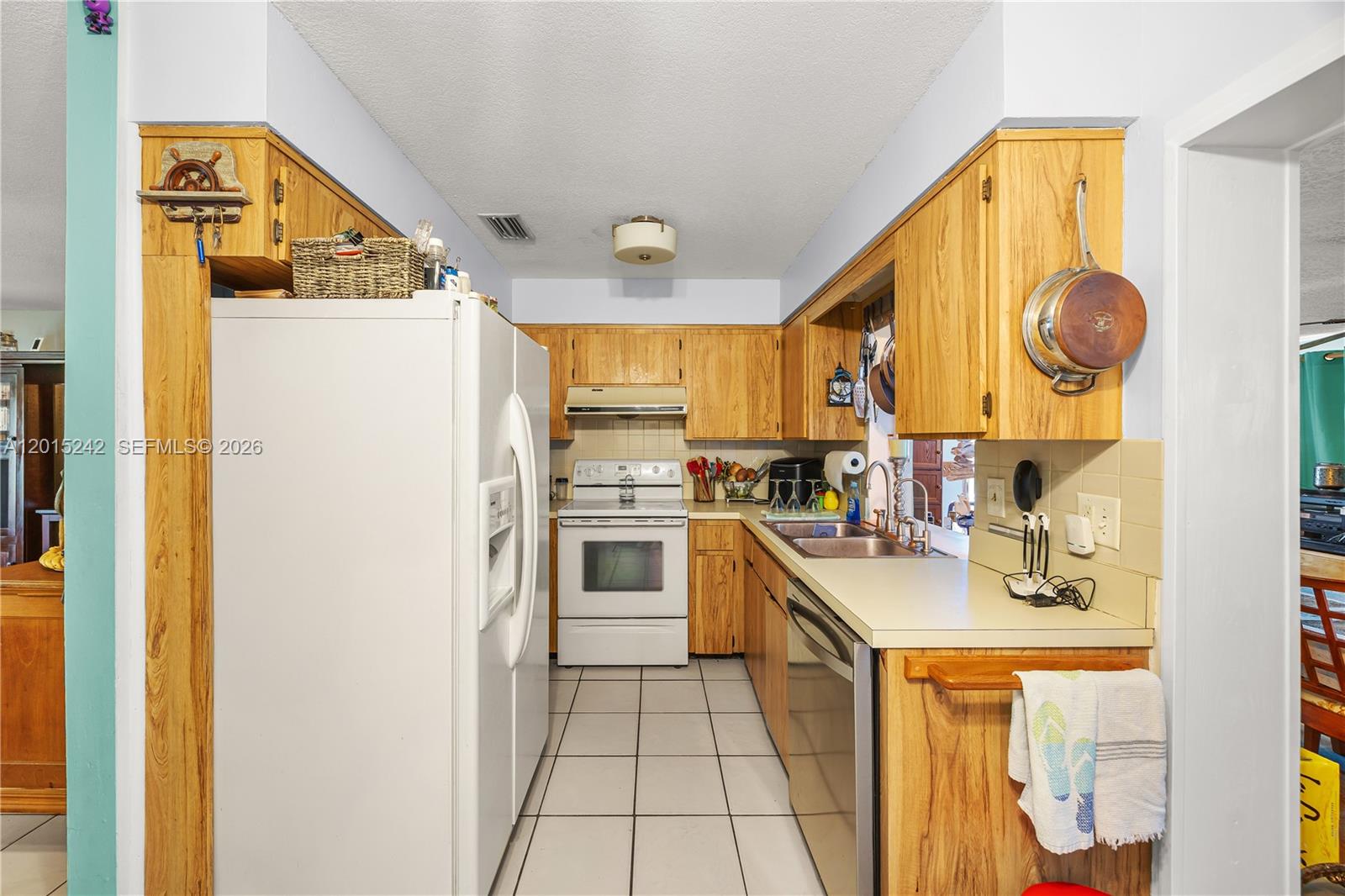 PALM BEACH CABANA COLONY - Residential