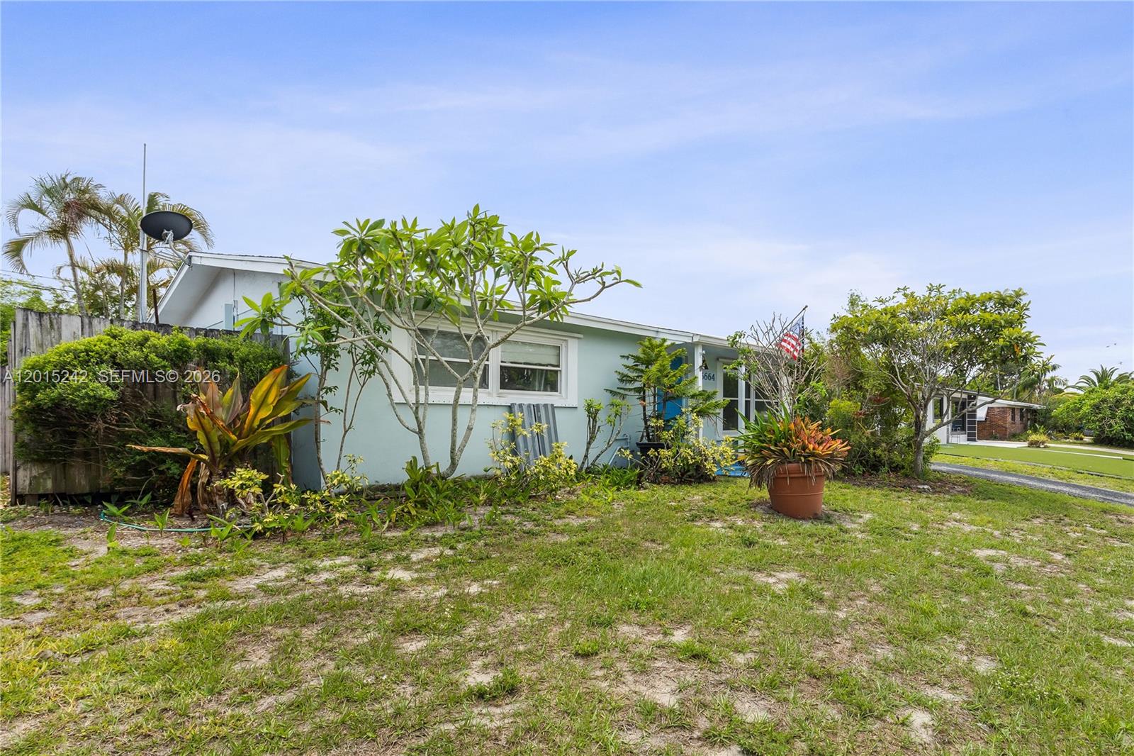 PALM BEACH CABANA COLONY - Residential