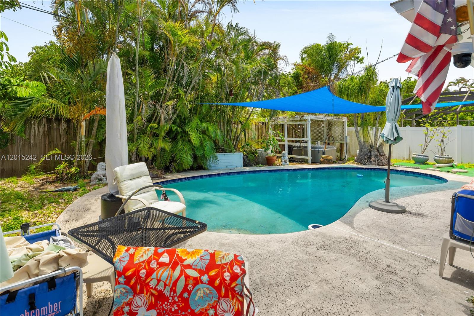 PALM BEACH CABANA COLONY - Residential