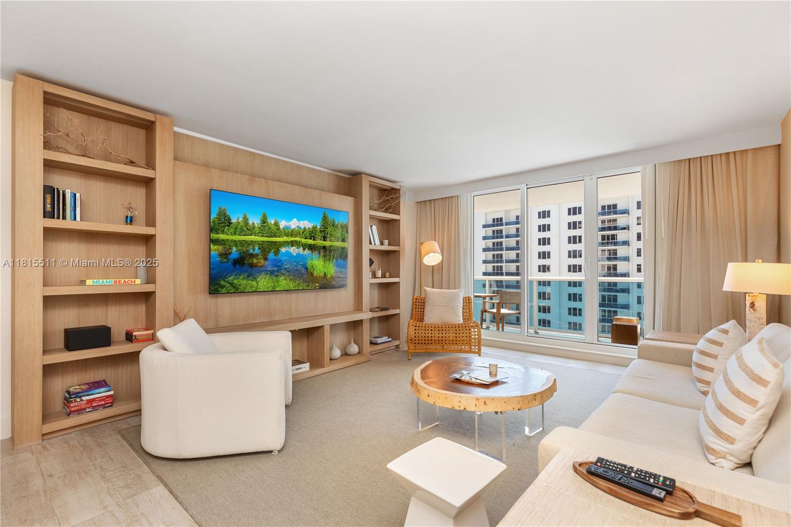 1 HOTEL - Residential Lease