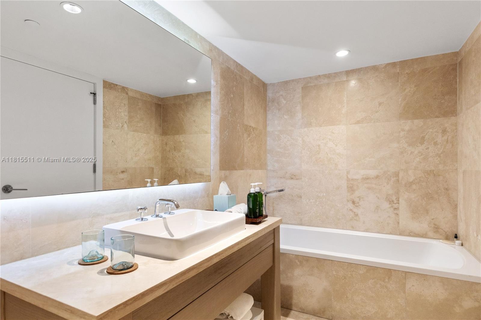 1 HOTEL - Residential Lease