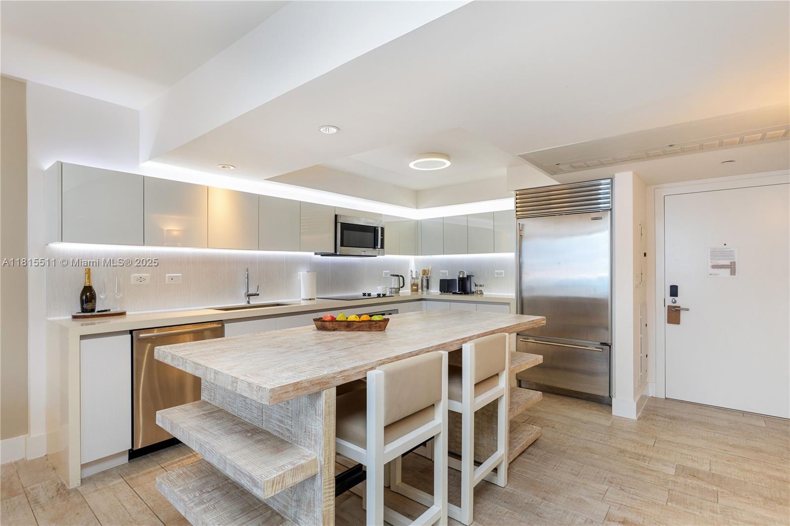 1 HOTEL - Residential Lease