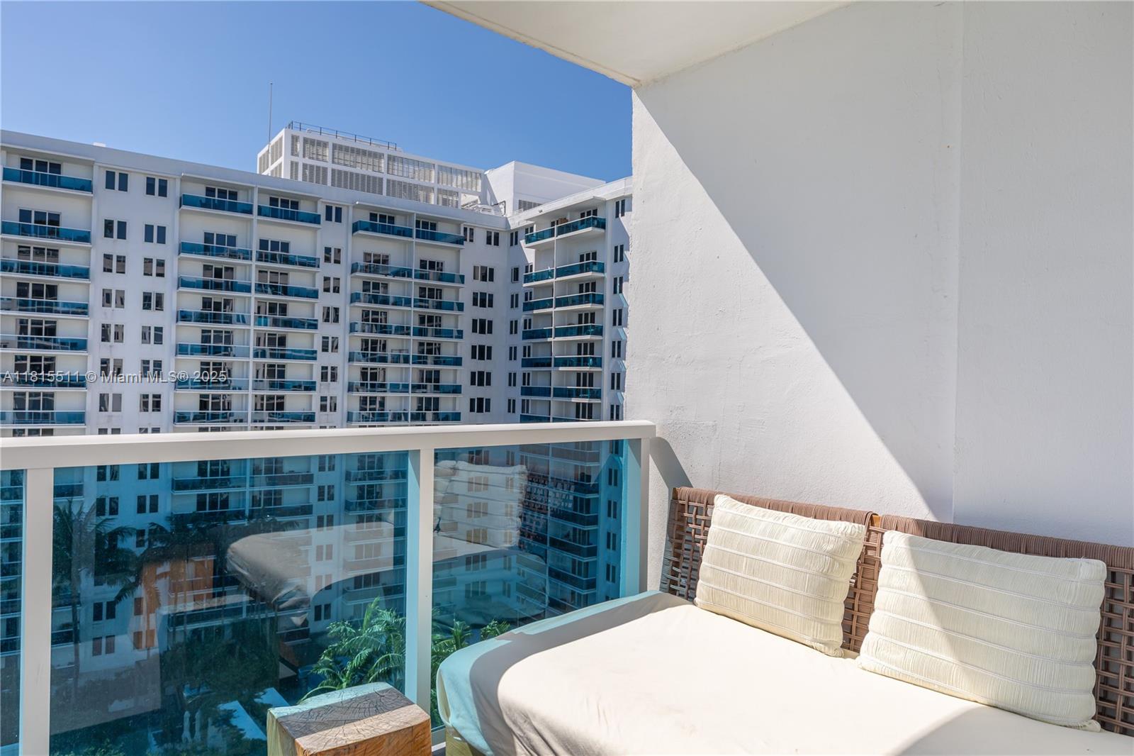 1 HOTEL - Residential Lease