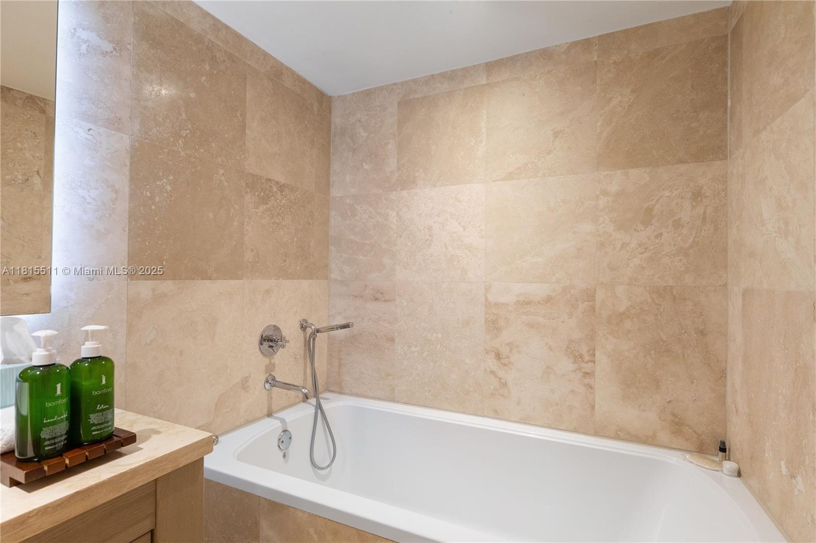 1 HOTEL - Residential Lease