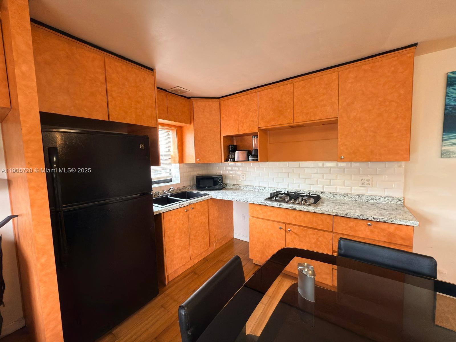 SUNRISE GOLF VLG SEC 24 - Residential Lease