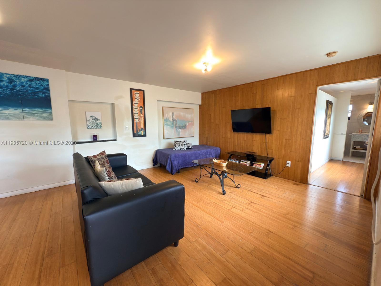 SUNRISE GOLF VLG SEC 24 - Residential Lease