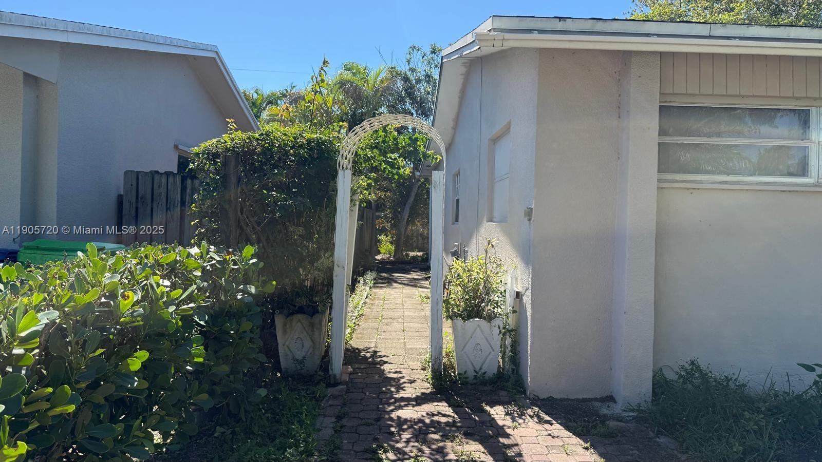 SUNRISE GOLF VLG SEC 24 - Residential Lease