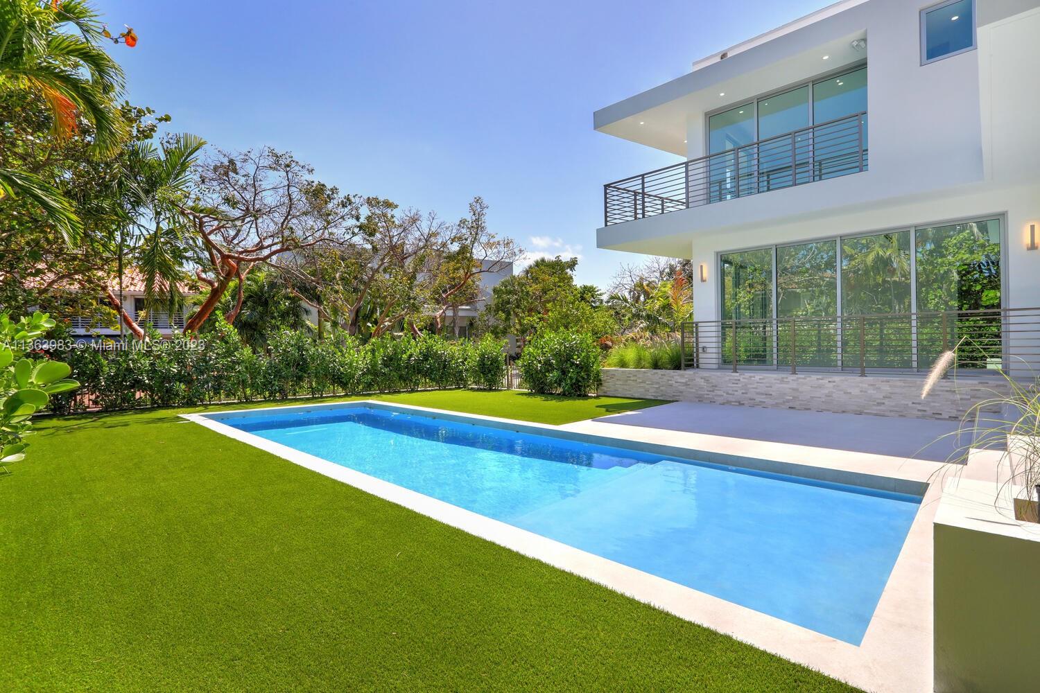 TROPICAL ISLE HOMES SUB 4 - Residential