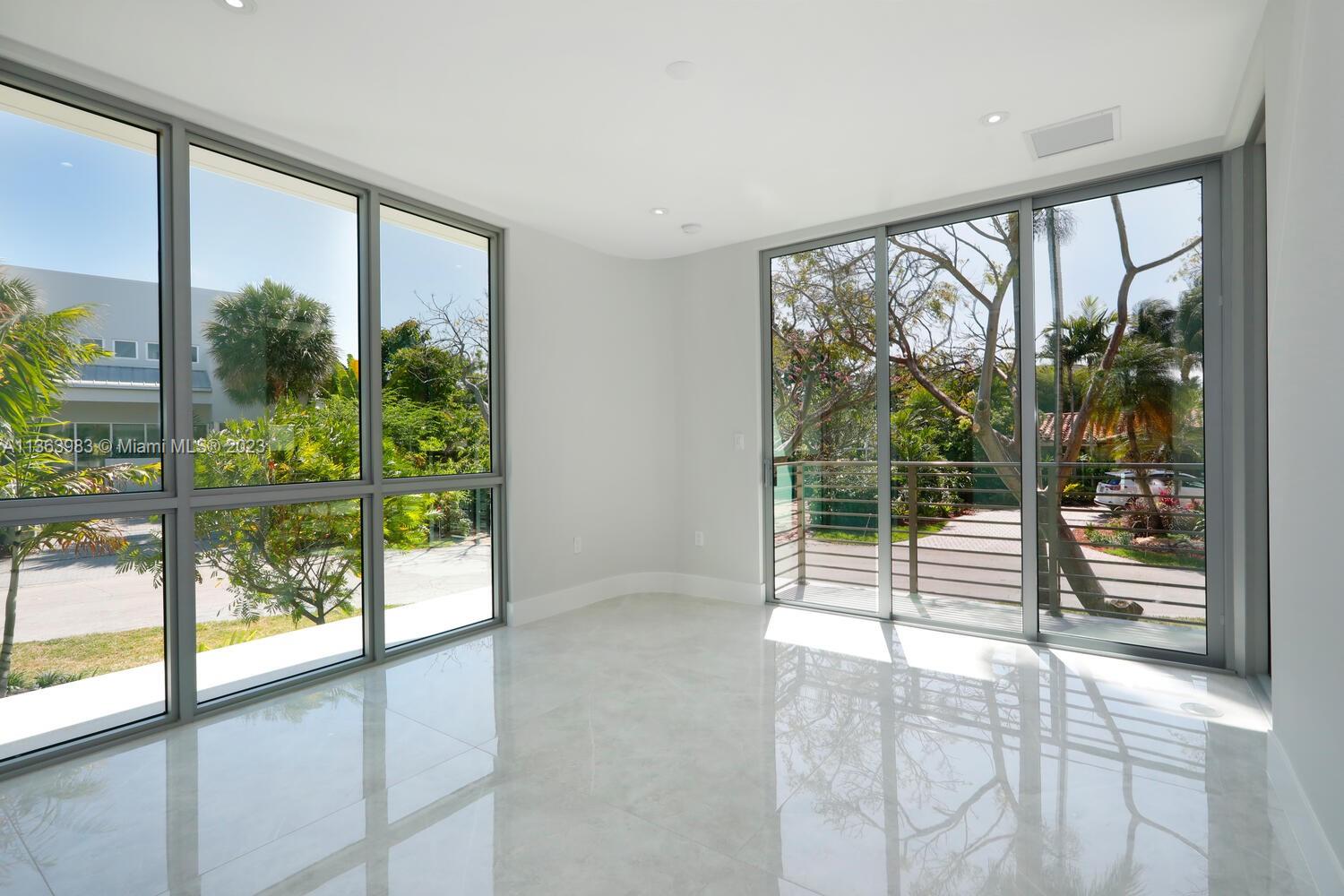 TROPICAL ISLE HOMES SUB 4 - Residential