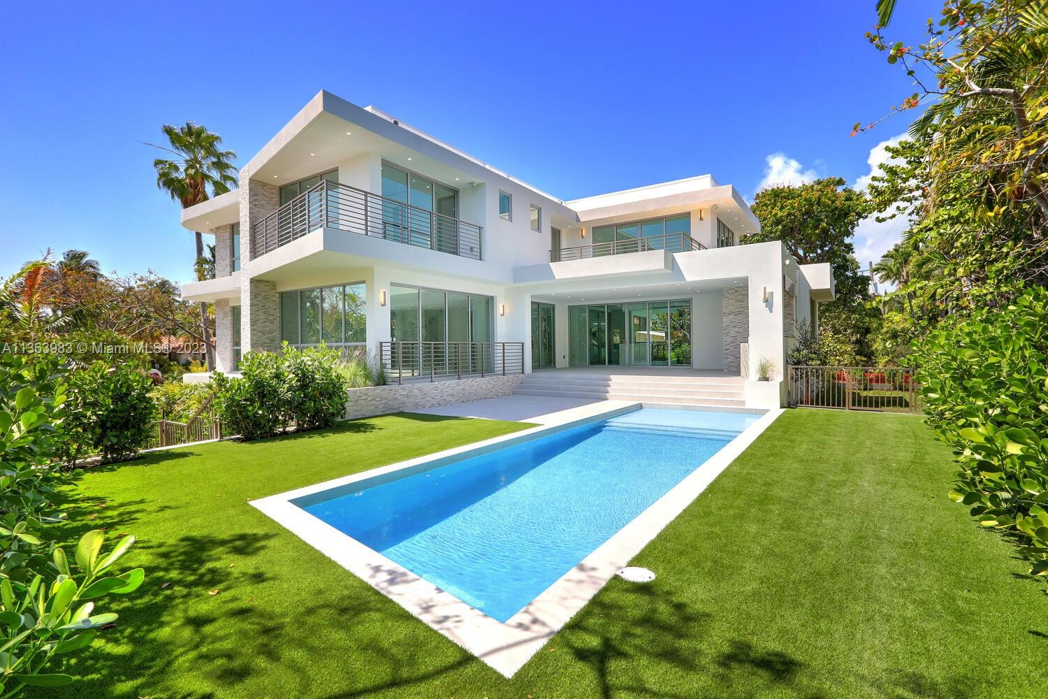 TROPICAL ISLE HOMES SUB 4 - Residential