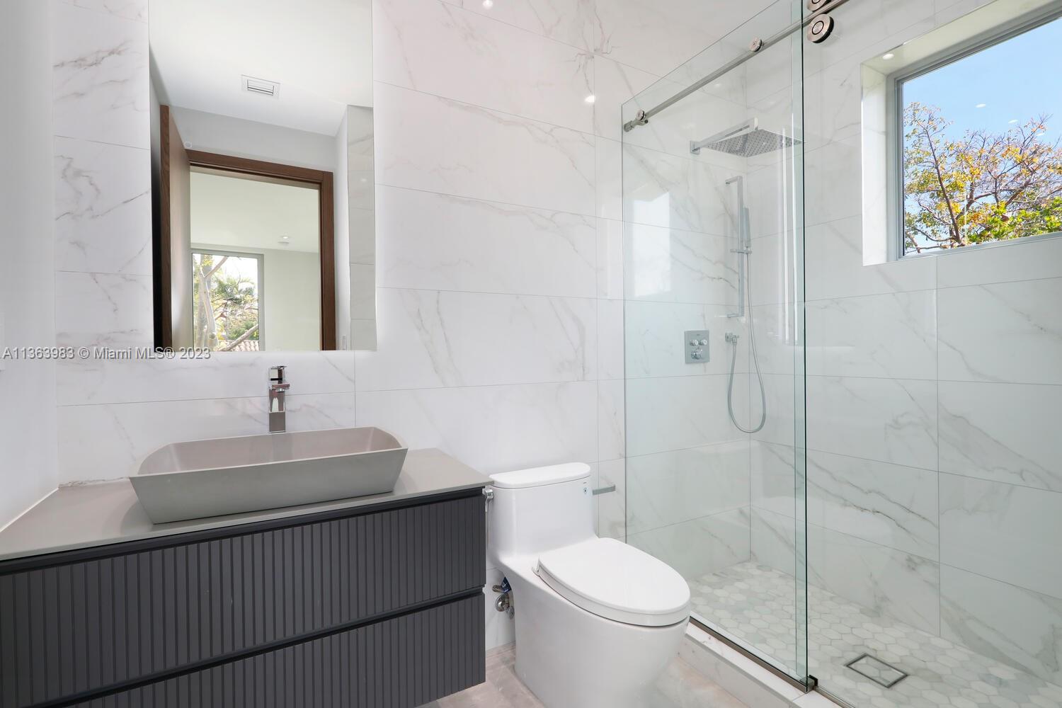 TROPICAL ISLE HOMES SUB 4 - Residential