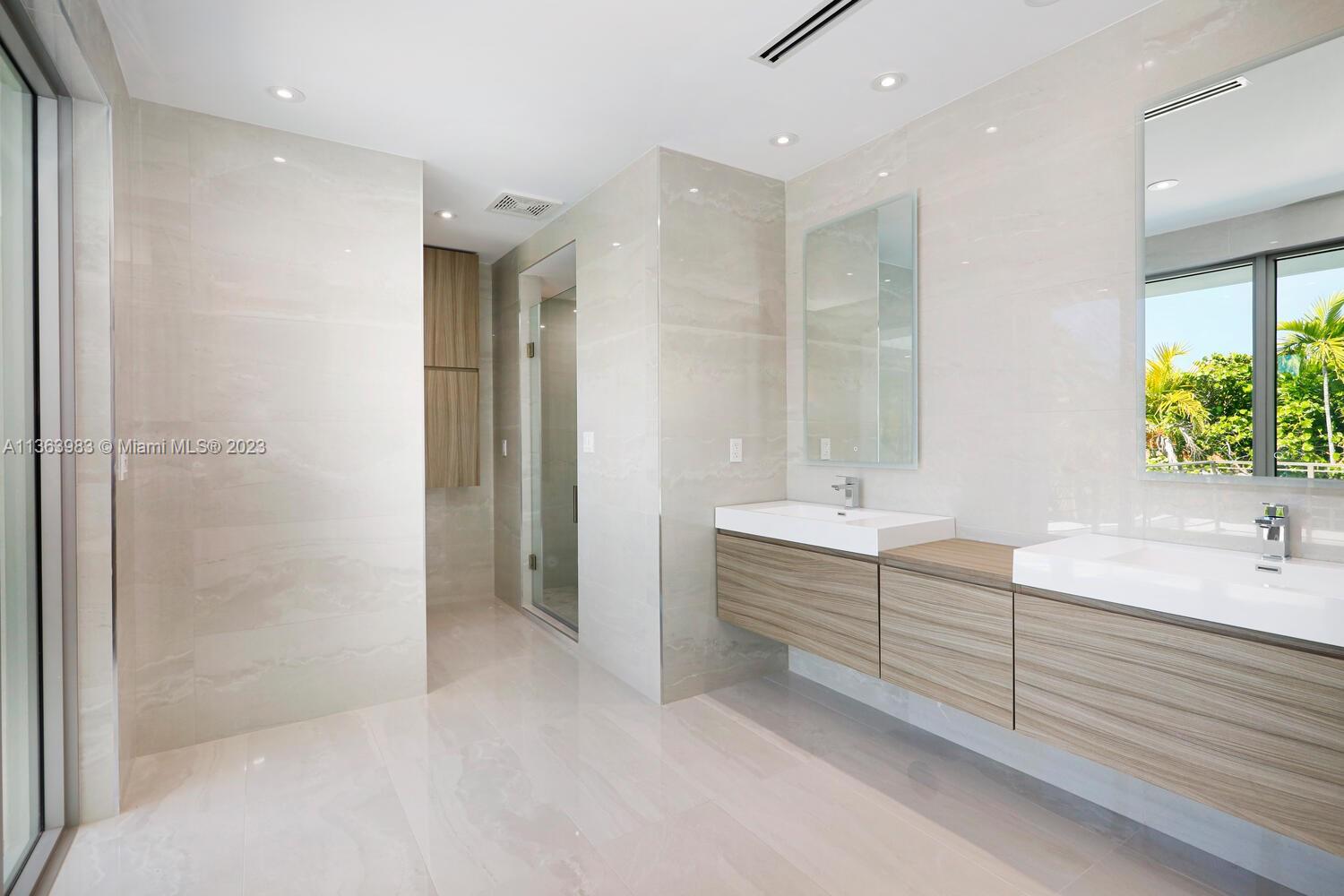 TROPICAL ISLE HOMES SUB 4 - Residential