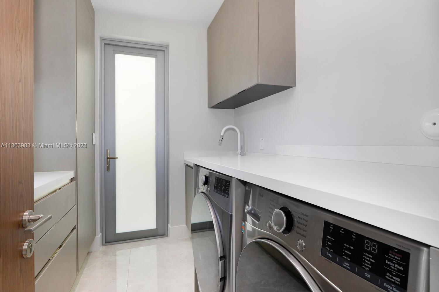 TROPICAL ISLE HOMES SUB 4 - Residential