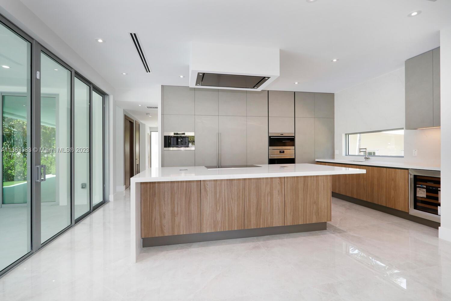 TROPICAL ISLE HOMES SUB 4 - Residential