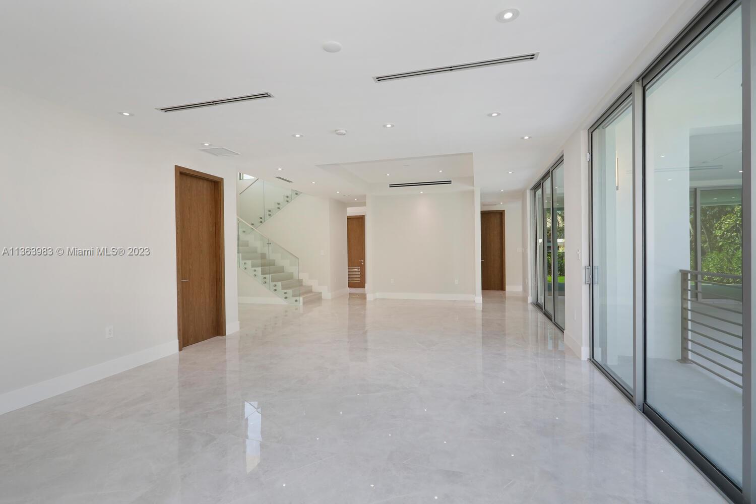 TROPICAL ISLE HOMES SUB 4 - Residential