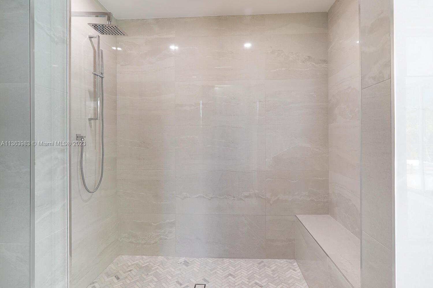 TROPICAL ISLE HOMES SUB 4 - Residential