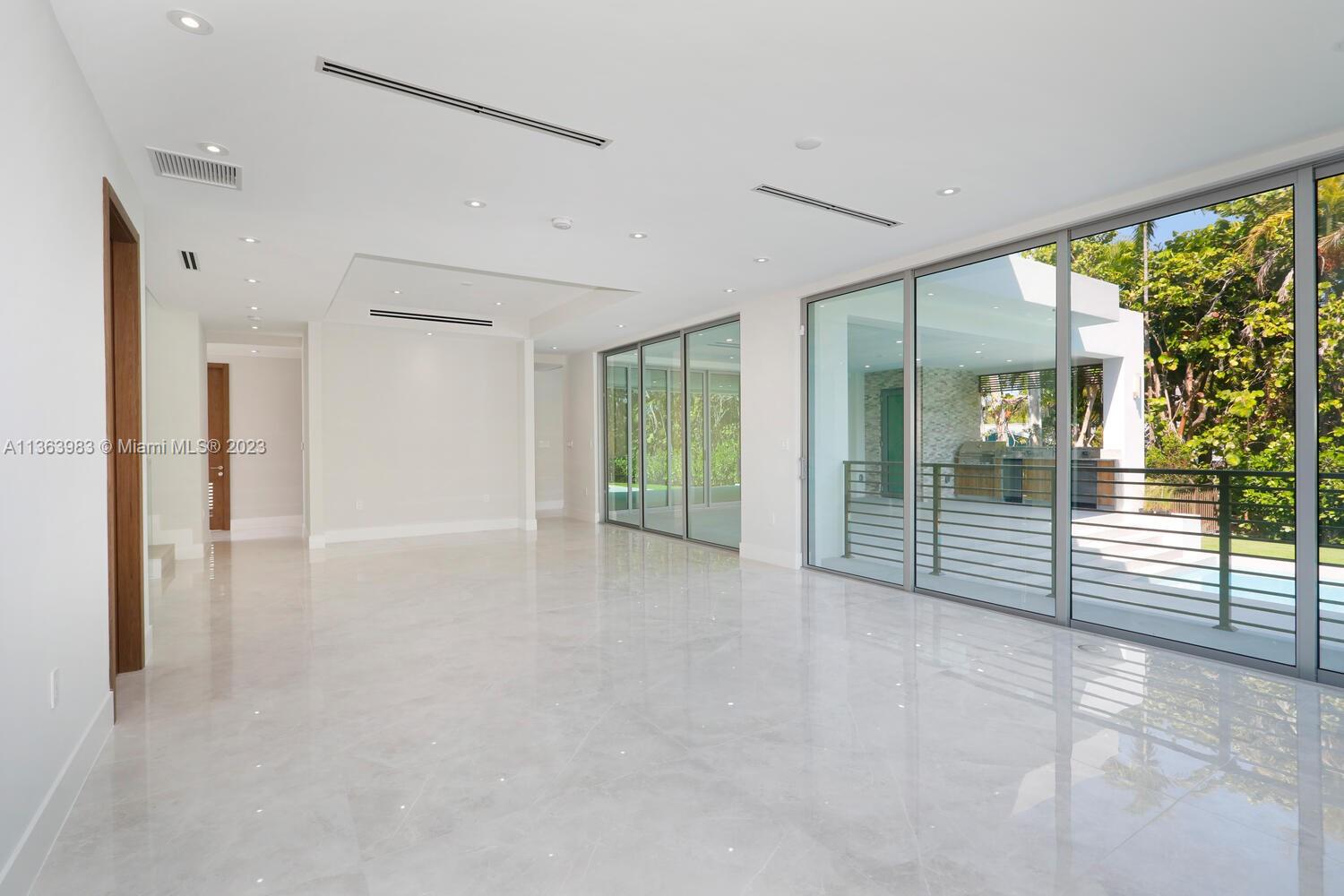 TROPICAL ISLE HOMES SUB 4 - Residential