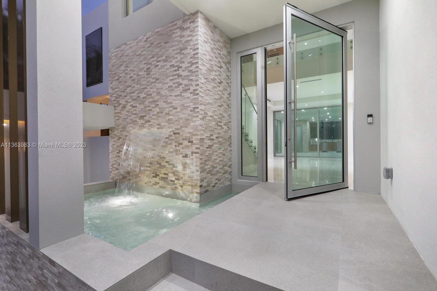 TROPICAL ISLE HOMES SUB 4 - Residential